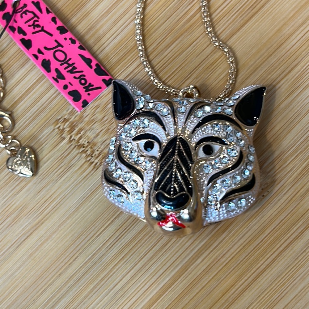 NEW Rhinestone Wolf Bling Necklace Animal Charm Pendant NWT